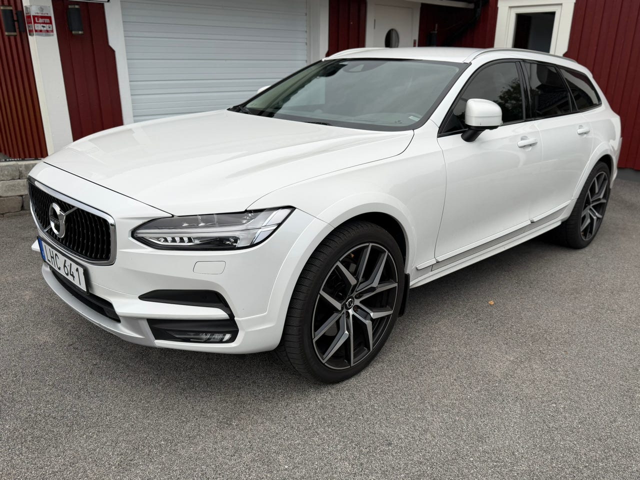 Volvo V90 Cross Country 2018 – bild 1 av 17