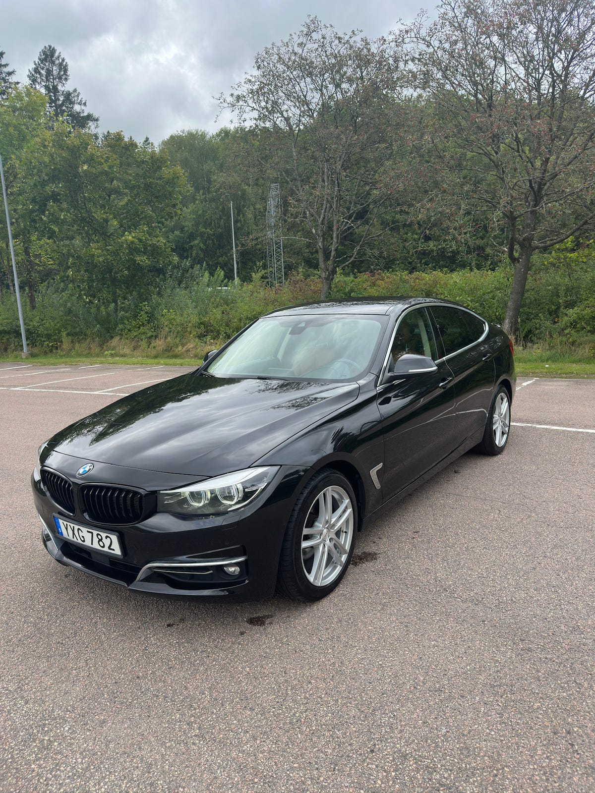 BMW 320d 2019 – bild 1 av 5