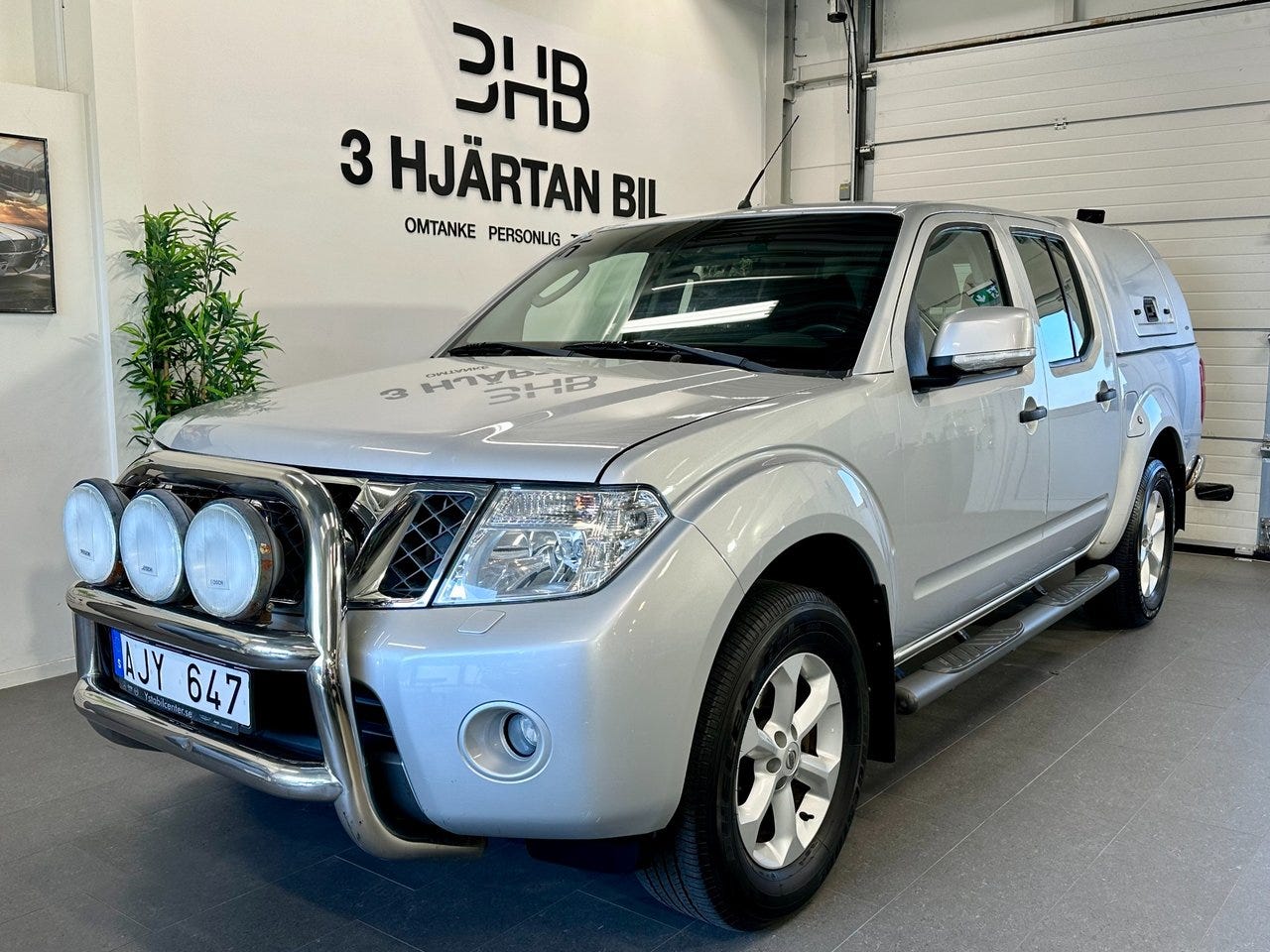 Nissan Navara 2.5 dCi 4WD l Automat l Kåpa l Drag l NyServ/NyBes l