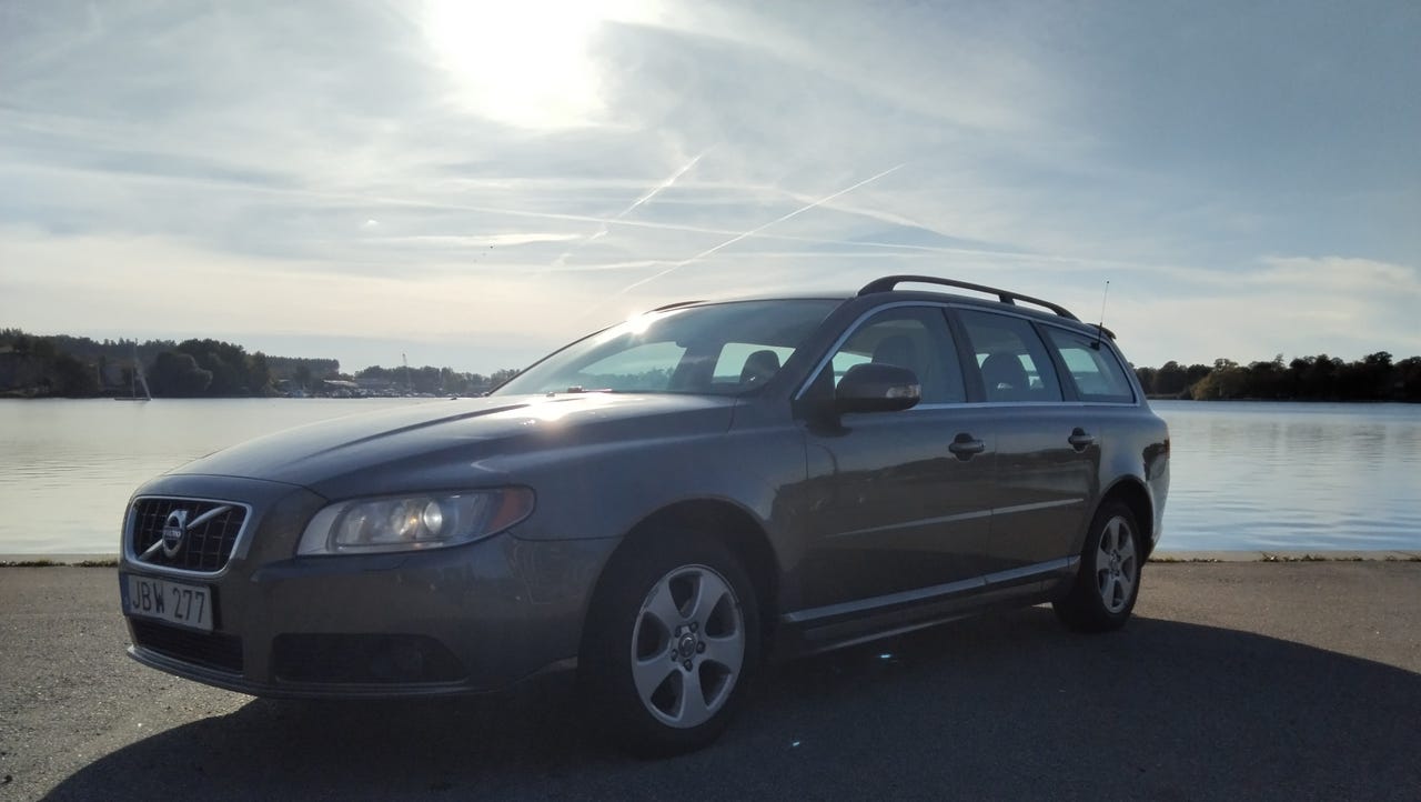 Volvo V70 2010 – bild 1 av 6