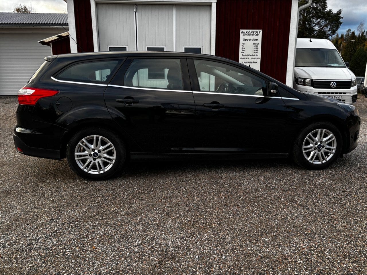 Ford Focus 2014 – bild 1 av 11