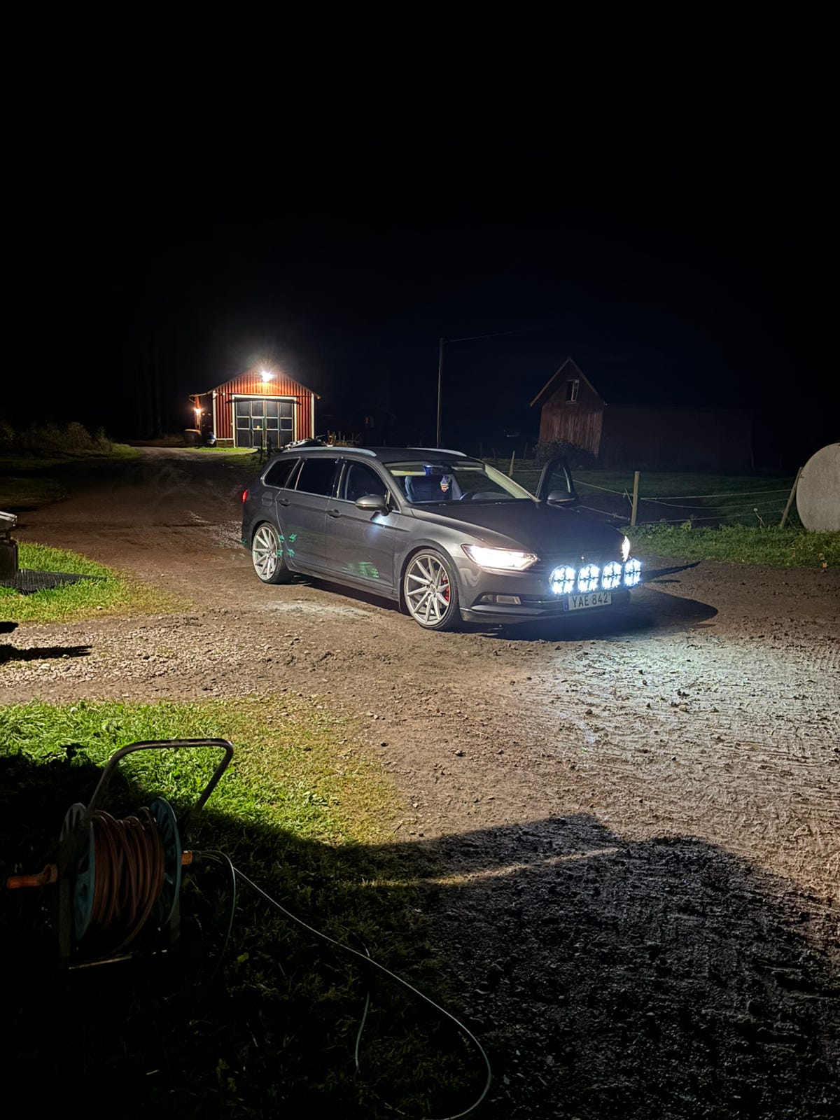 Volkswagen Passat 2016 – bild 1 av 15