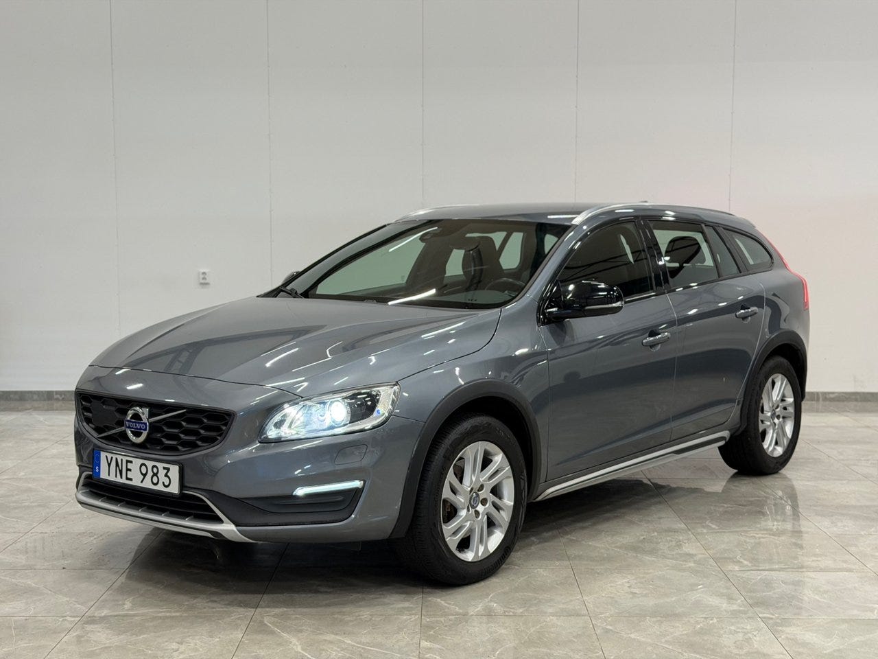 Volvo V60 Cross Country 2018 – bild 1 av 24