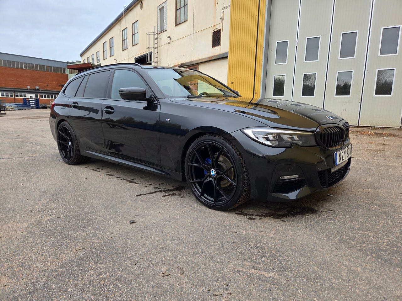 BMW 320d 2020 – bild 1 av 15