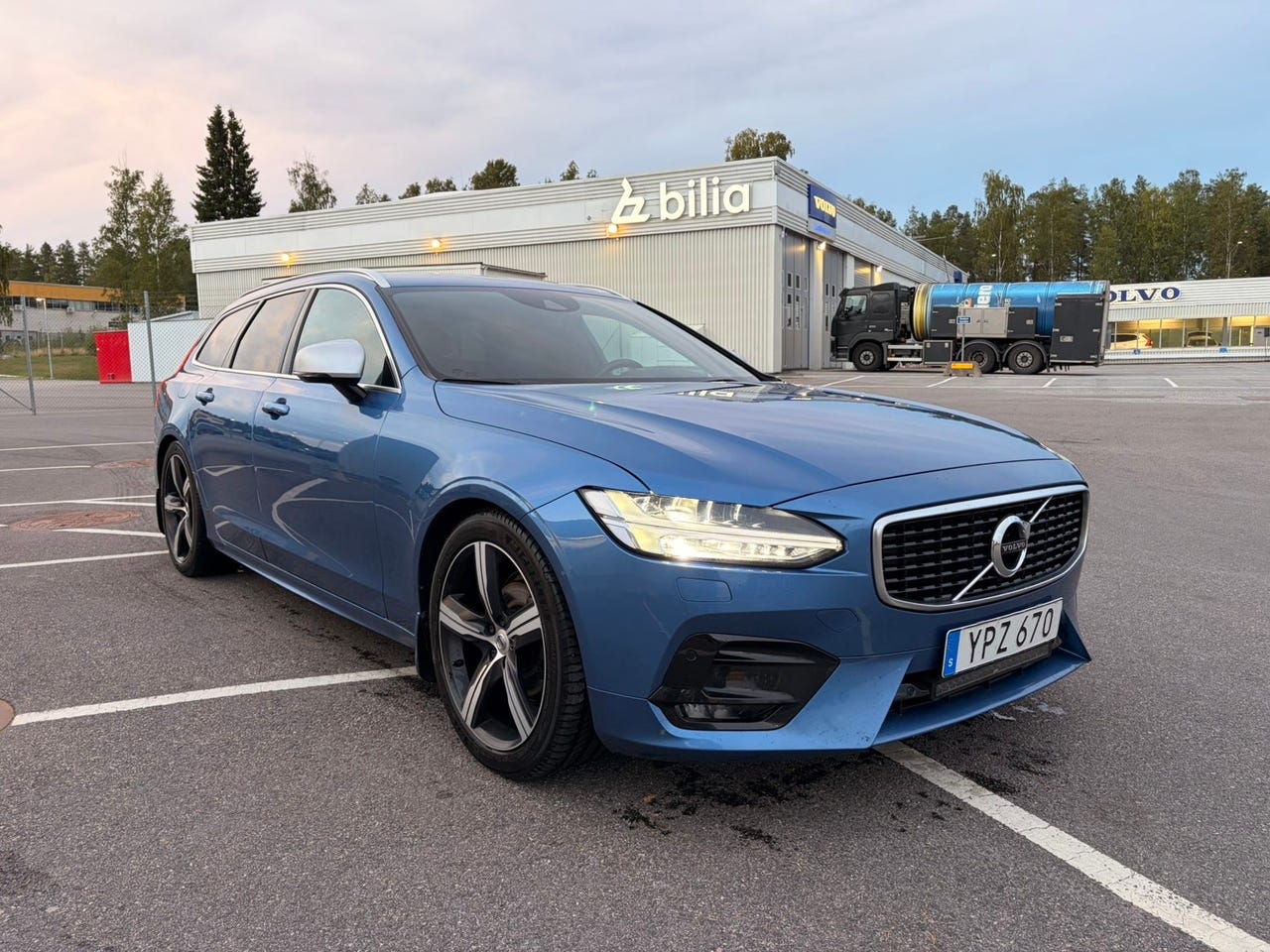 Volvo V90 2019 – bild 1 av 6
