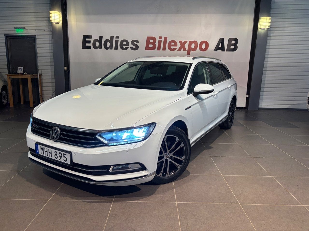 Volkswagen Passat 2016 – bild 1 av 12