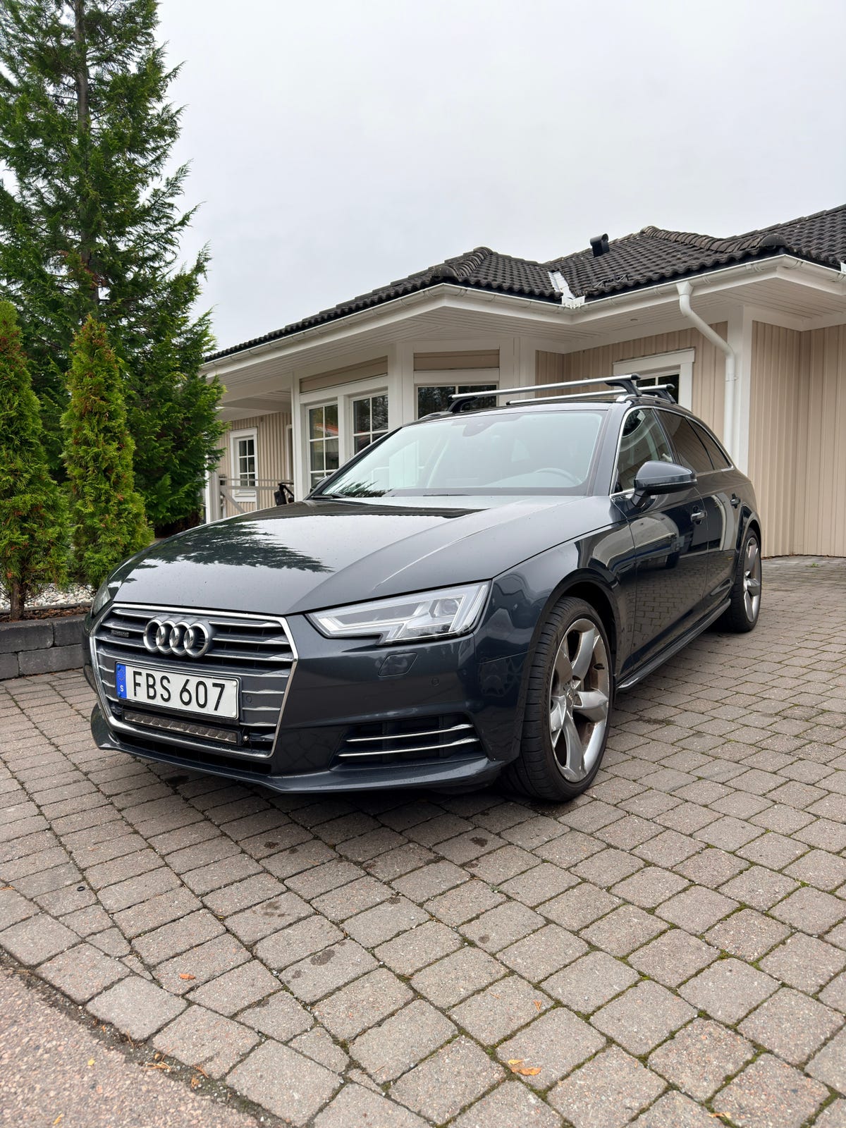 Audi A4 2018 – bild 1 av 5