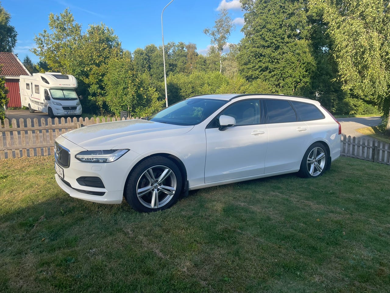 Volvo V90 2018 – bild 1 av 5