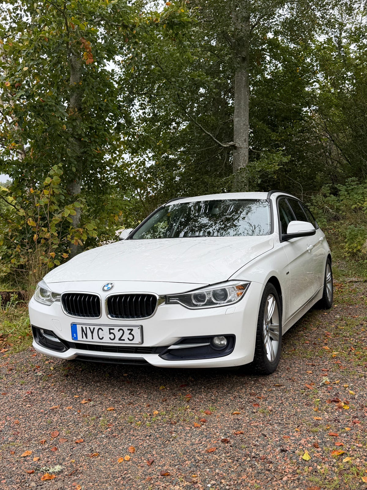 BMW 320d 2014 – bild 1 av 5