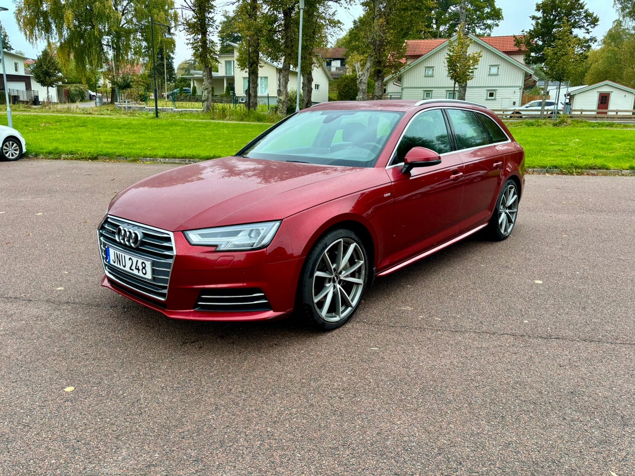 Audi A4 2017 – bild 1 av 16