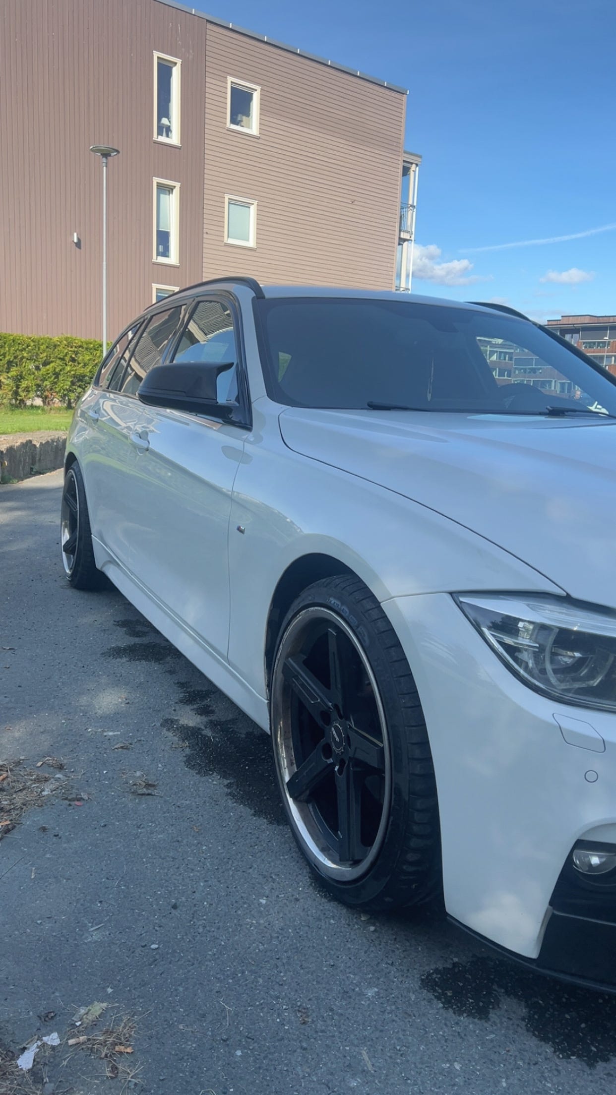 BMW 320d 2016 – bild 1 av 5