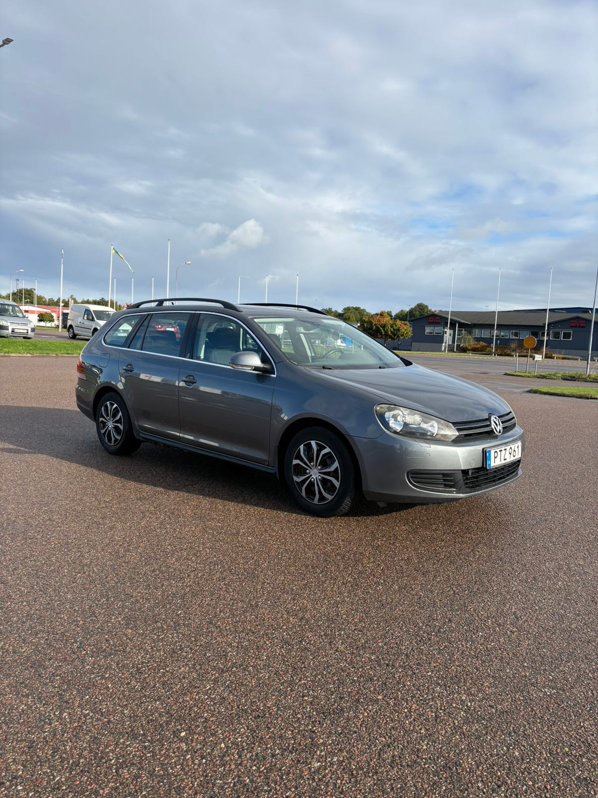 Volkswagen Golf VI 2010 – bild 1 av 10