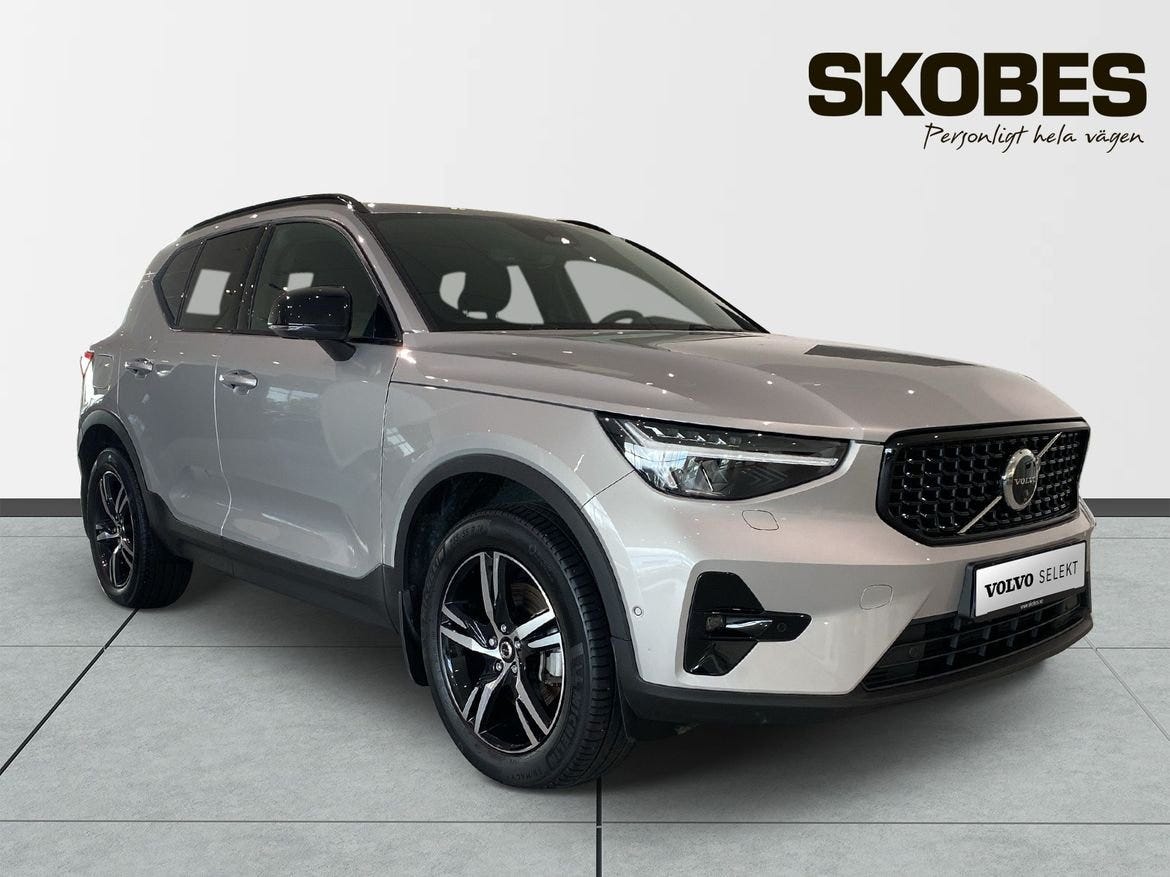Volvo XC40 2025 – bild 1 av 24
