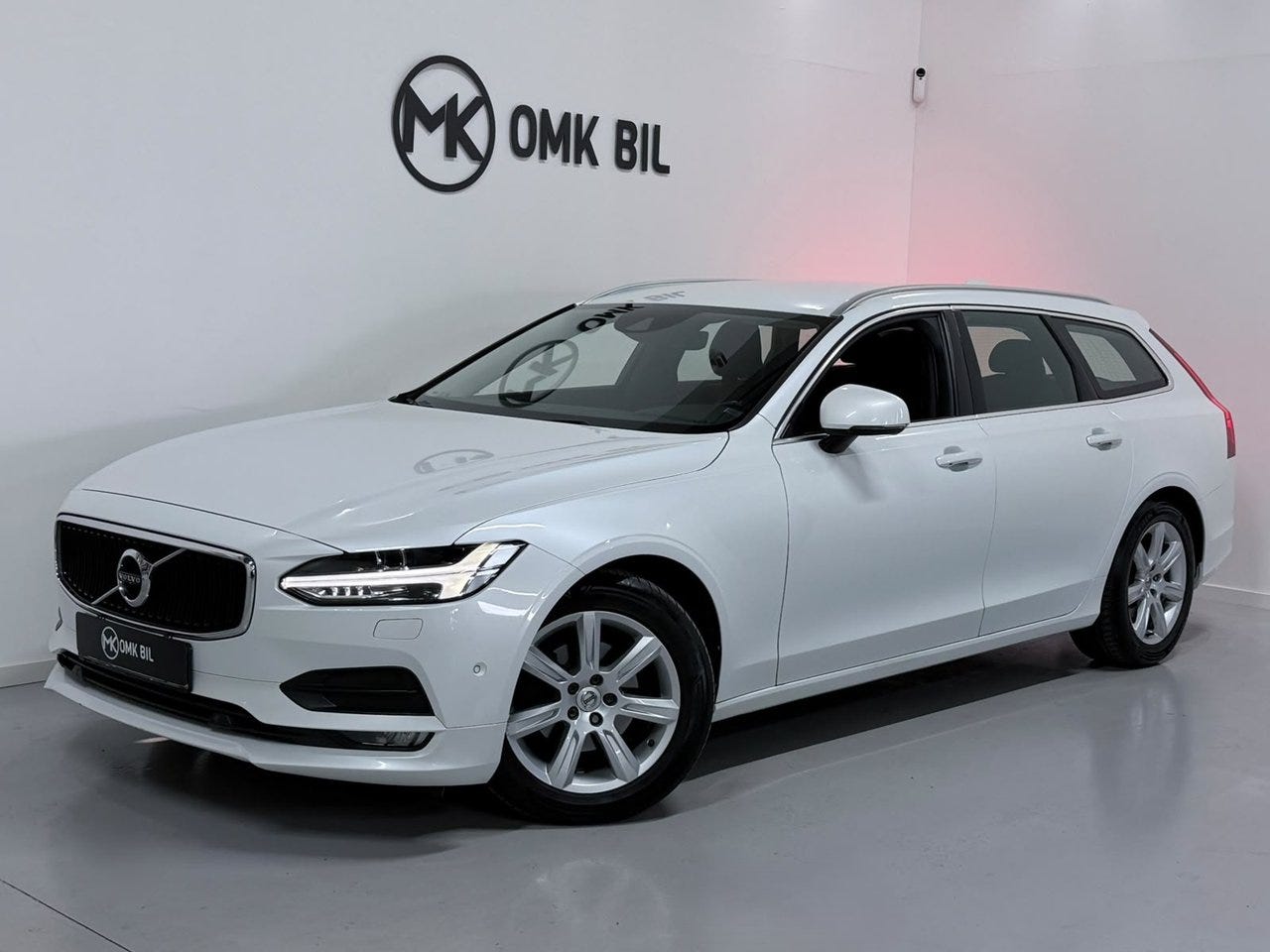 Volvo V90 2018 – bild 1 av 24