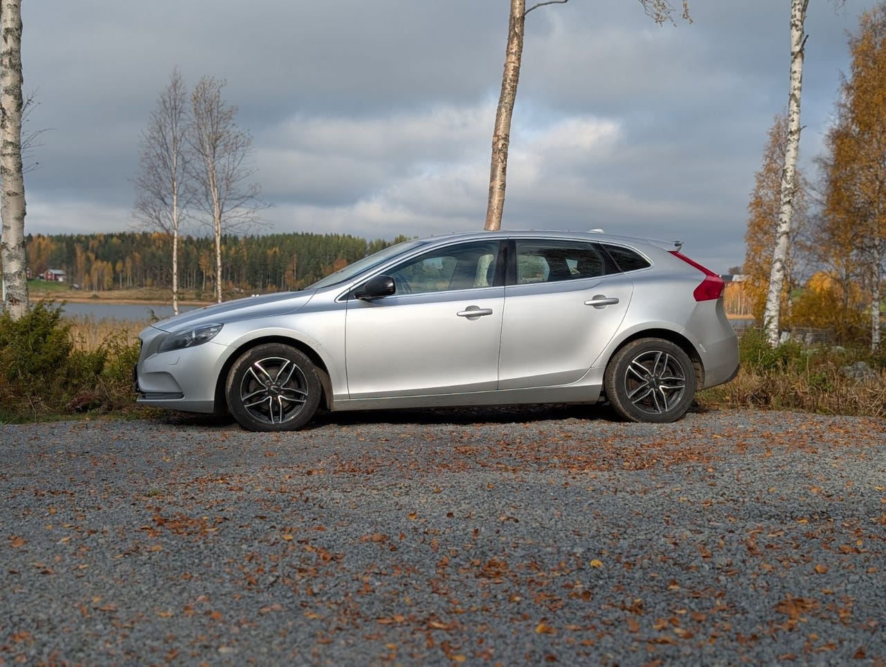 Volvo V40 2015 – bild 1 av 3