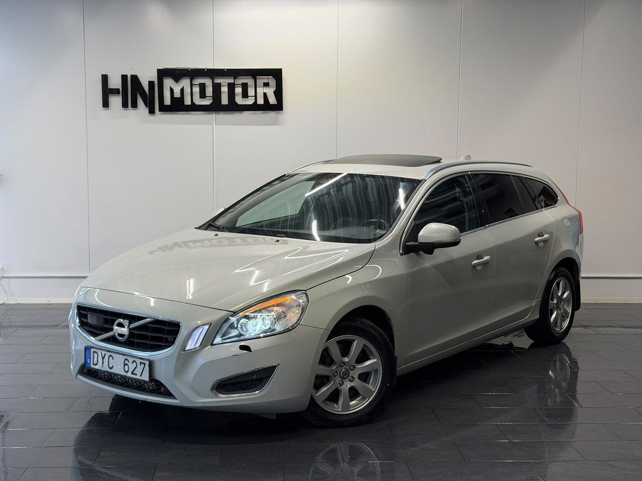 Volvo V60 2012 – bild 1 av 24