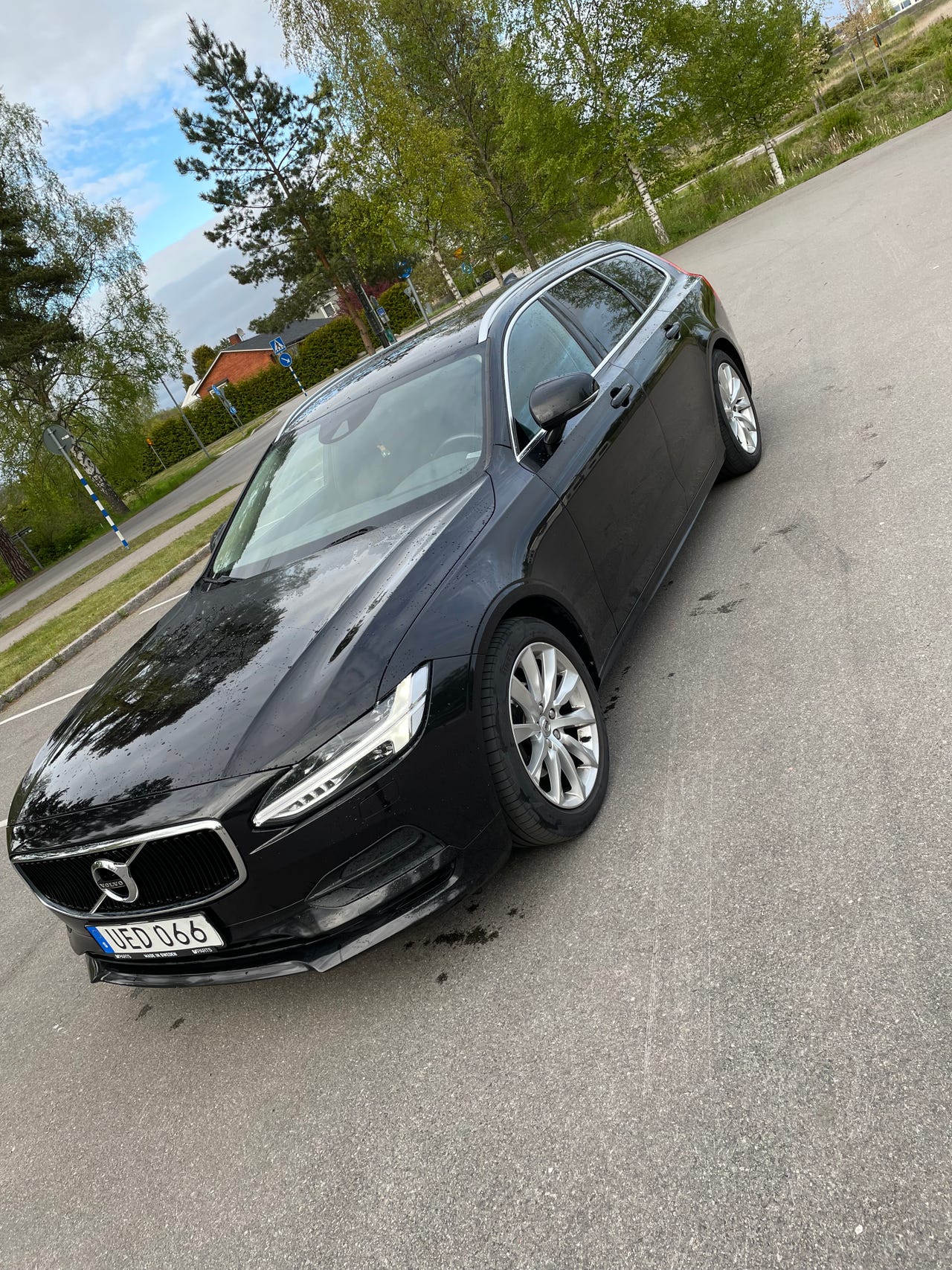 Volvo V90 2019 – bild 1 av 5