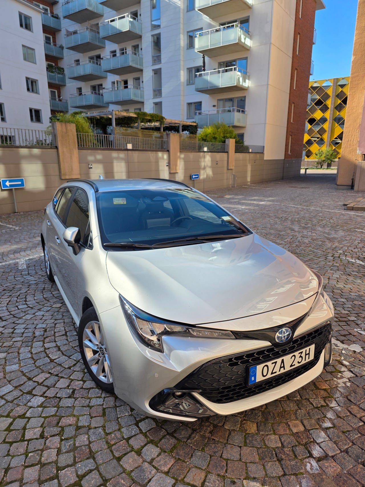 Toyota Corolla 2024 – bild 1 av 11