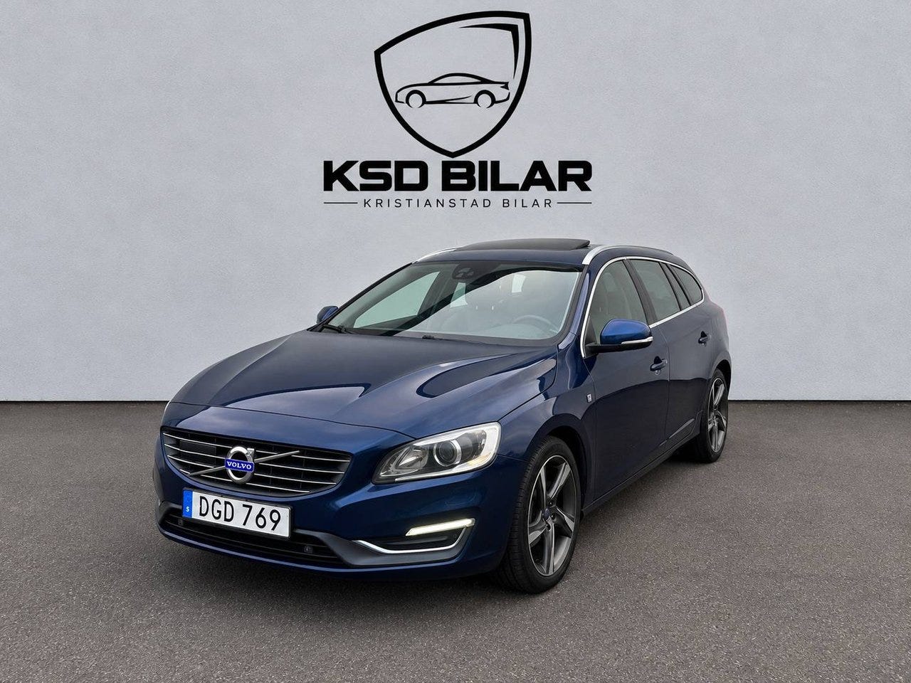 Volvo V60 2015 – bild 1 av 14