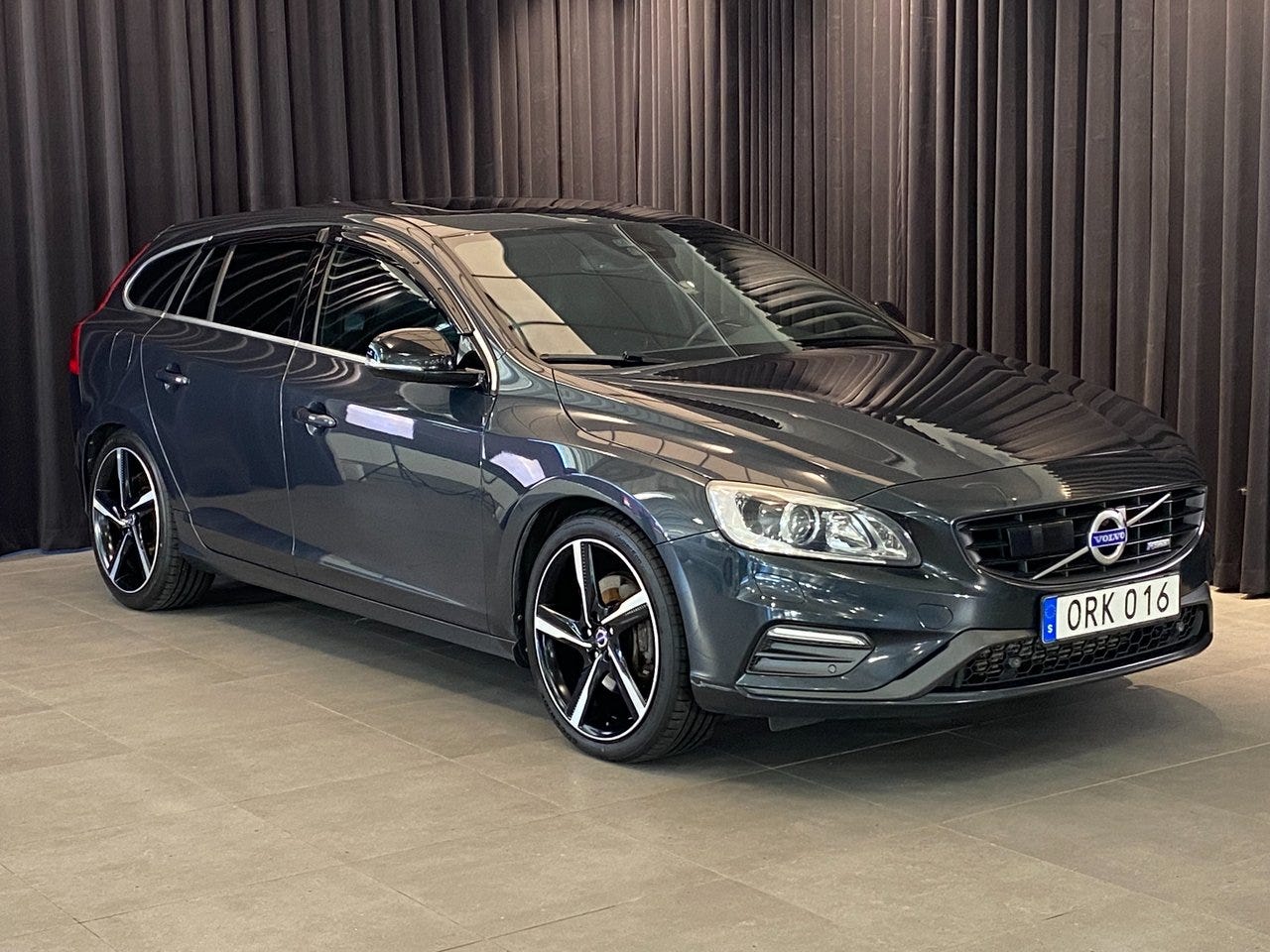 Volvo V60 2015 – bild 1 av 24