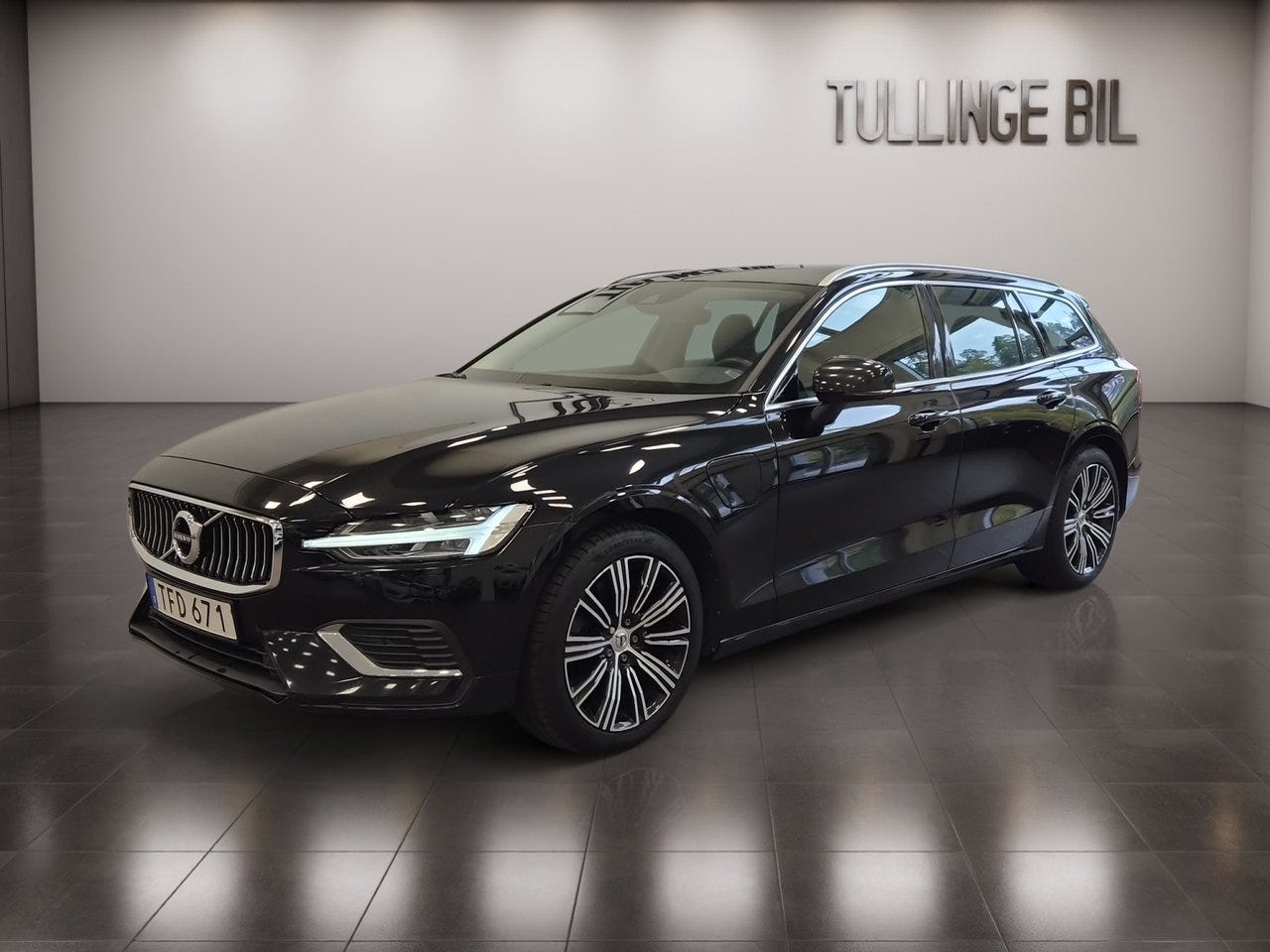 Volvo V60 2022 – bild 1 av 21