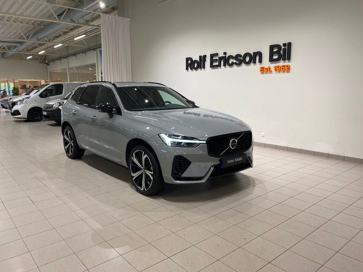 Volvo XC60 2025 – bild 1 av 12