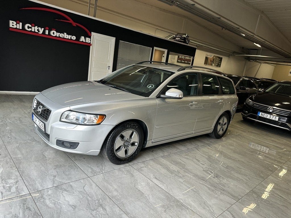 Volvo V50 2011 – bild 1 av 23