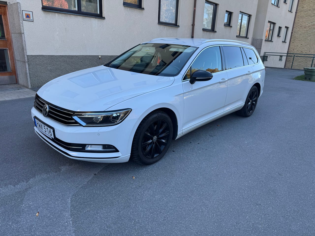 Volkswagen Passat 2016 – bild 1 av 5