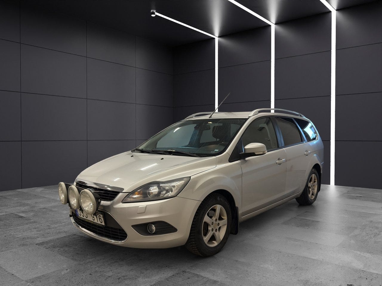 Ford Focus 2011 – bild 1 av 22