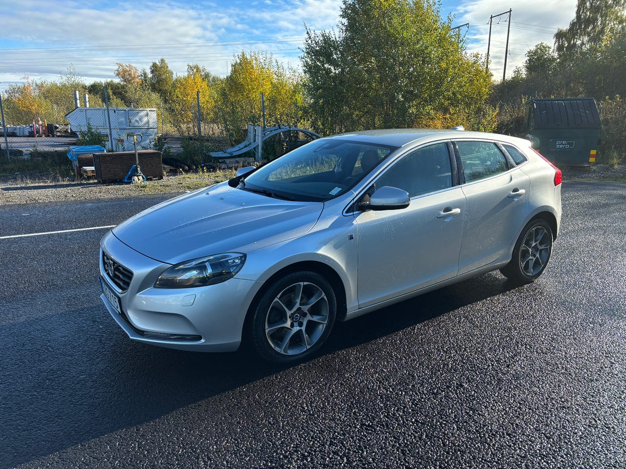 Volvo V40 2016 – bild 1 av 6