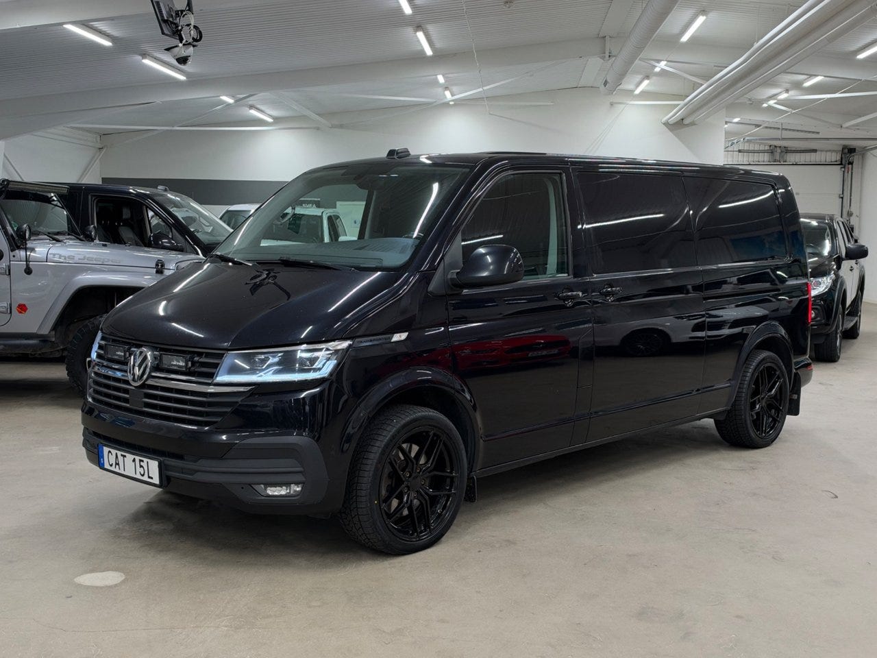 Volkswagen Transporter 2020 – bild 1 av 23