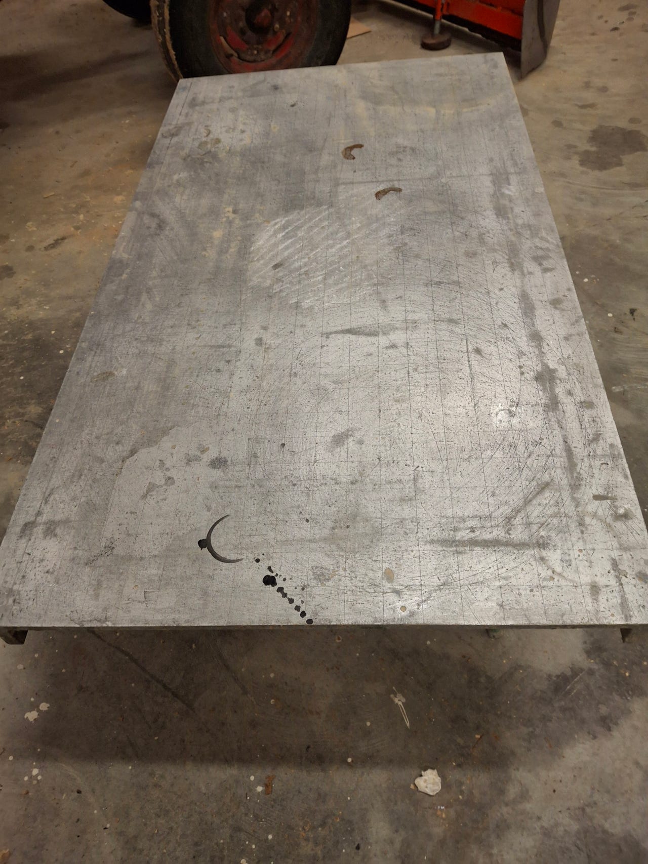 Betonggjutningsbord / formbord i metall | Blocket