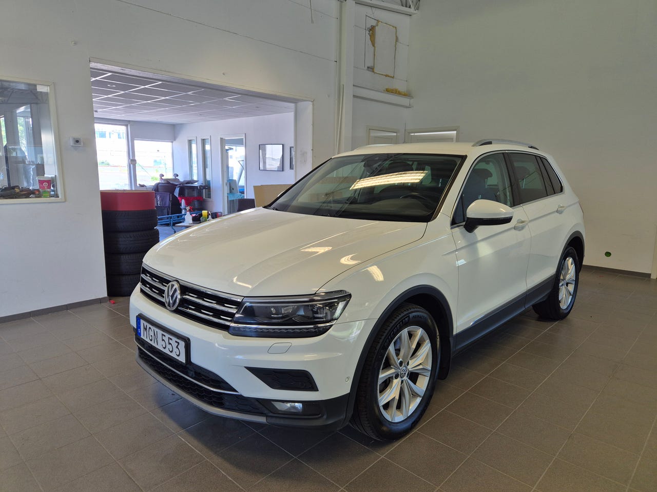 Volkswagen Tiguan 2018 – bild 1 av 10
