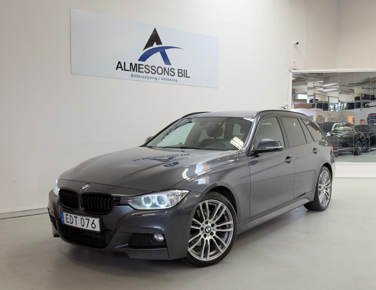 BMW 330d 2014 – bild 1 av 24