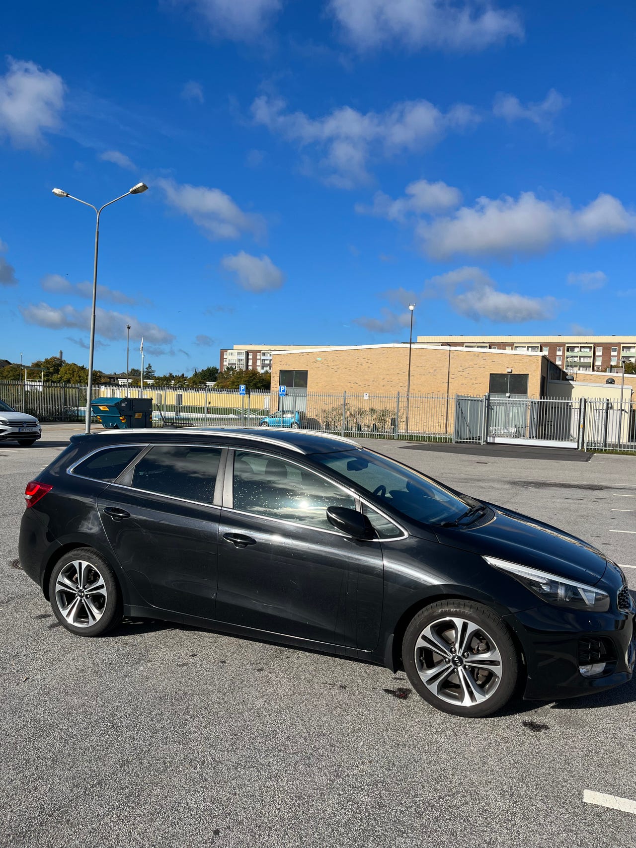 Kia Ceed 2016 – bild 1 av 11