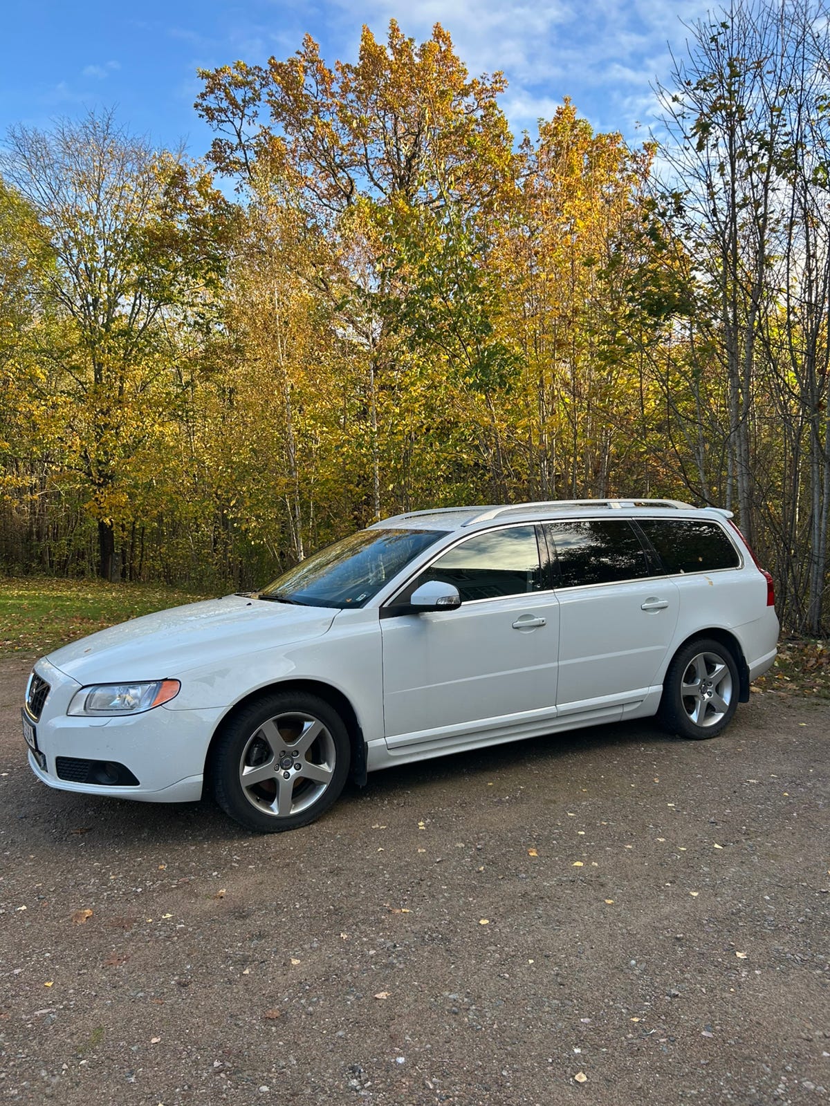 Volvo V70 2010 – bild 1 av 5