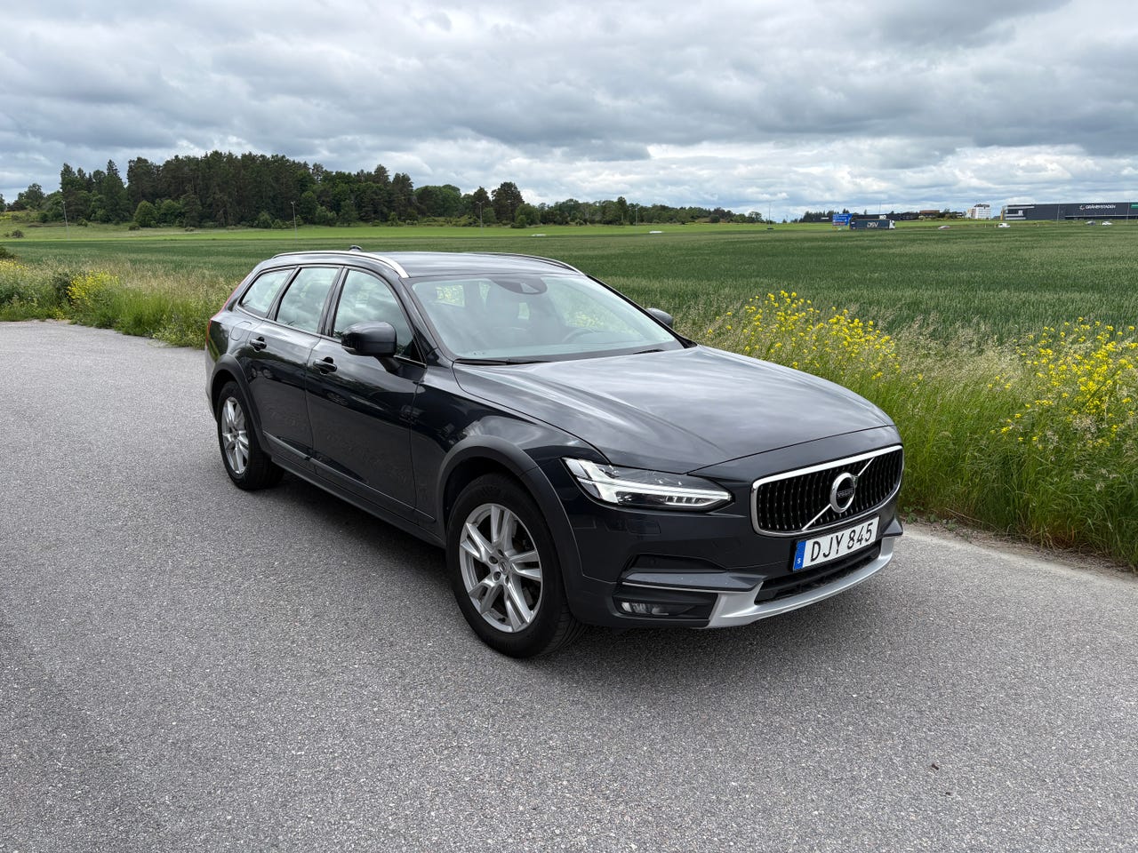 Volvo V90 Cross Country 2018 – bild 1 av 11