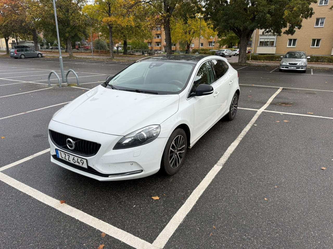 Volvo V40 2013 – bild 1 av 6