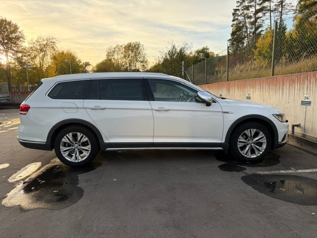 Volkswagen Passat Alltrack 2018 – bild 1 av 11