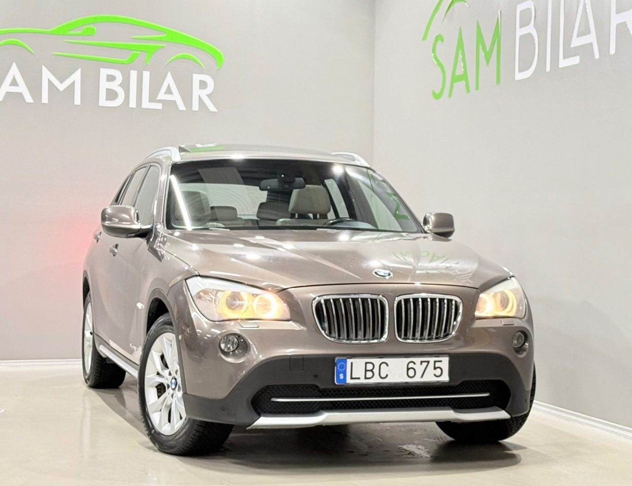 BMW X1 2011 – bild 1 av 19