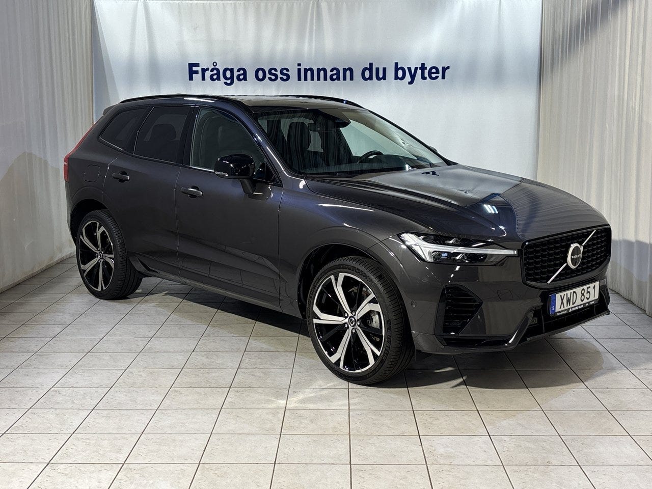 Volvo XC60 2024 – bild 1 av 24