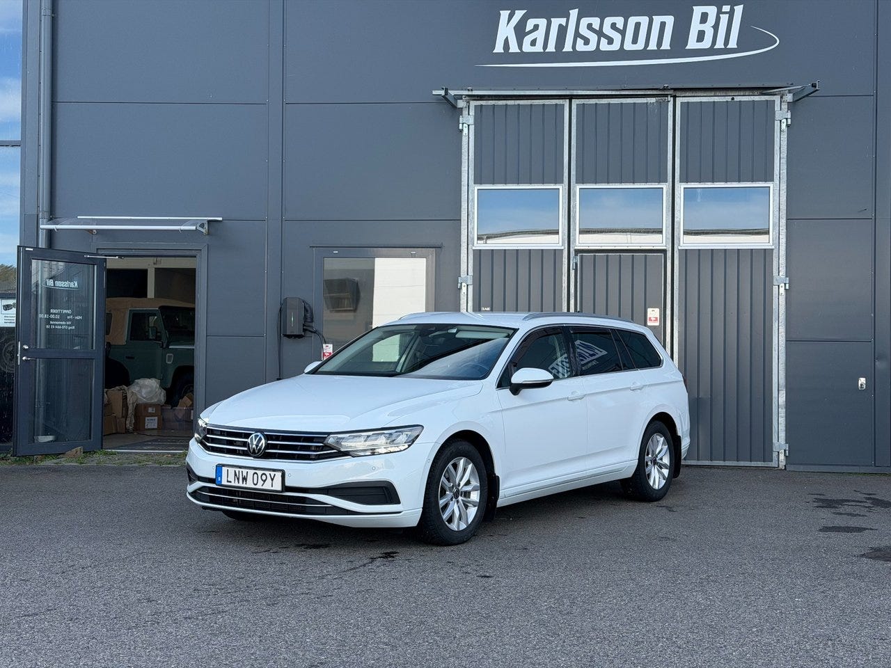 Volkswagen Passat 2021 – bild 1 av 14