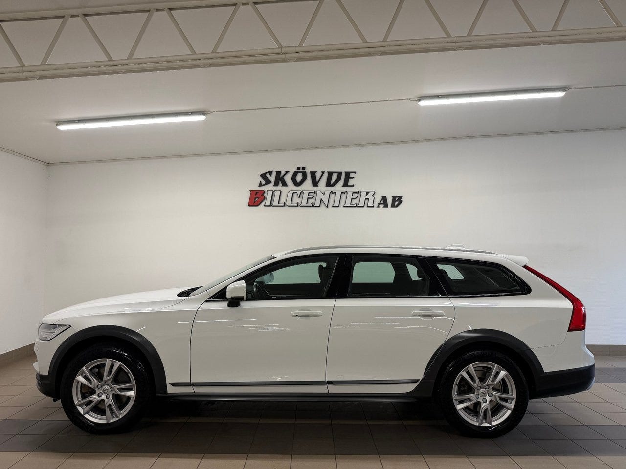 Volvo V90 Cross Country 2019 – bild 1 av 12
