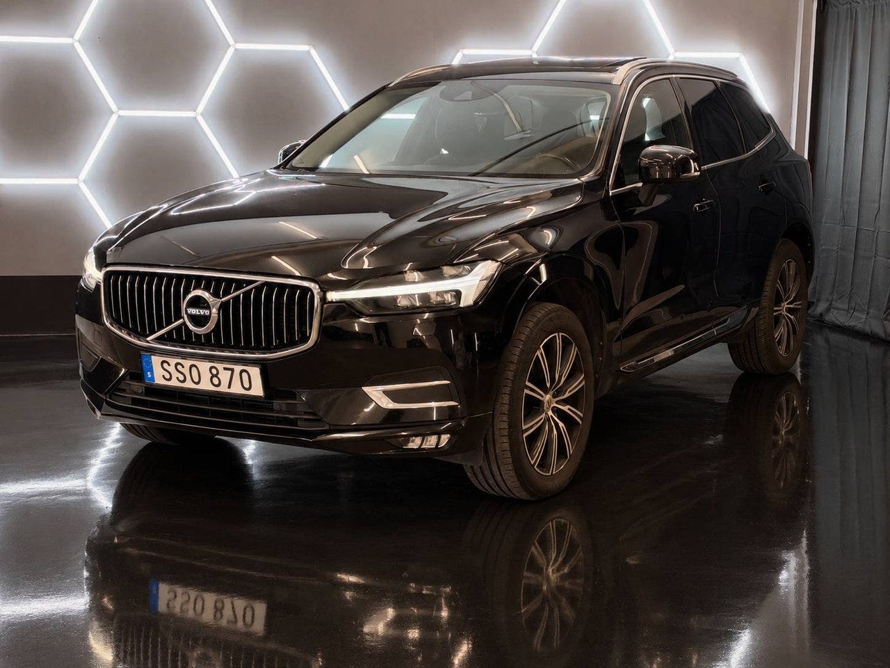Volvo XC60 2021 – bild 1 av 24