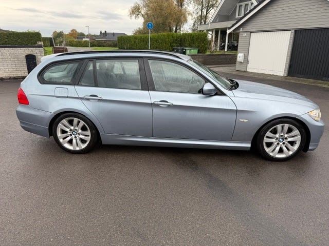 BMW 318d 2010 – bild 1 av 2