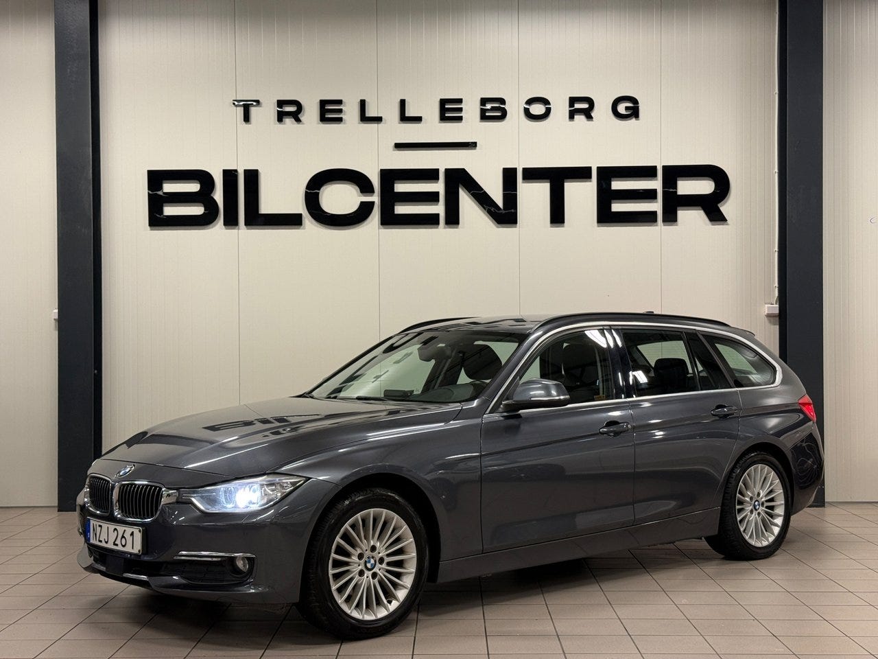 BMW 320d 2014 – bild 1 av 22