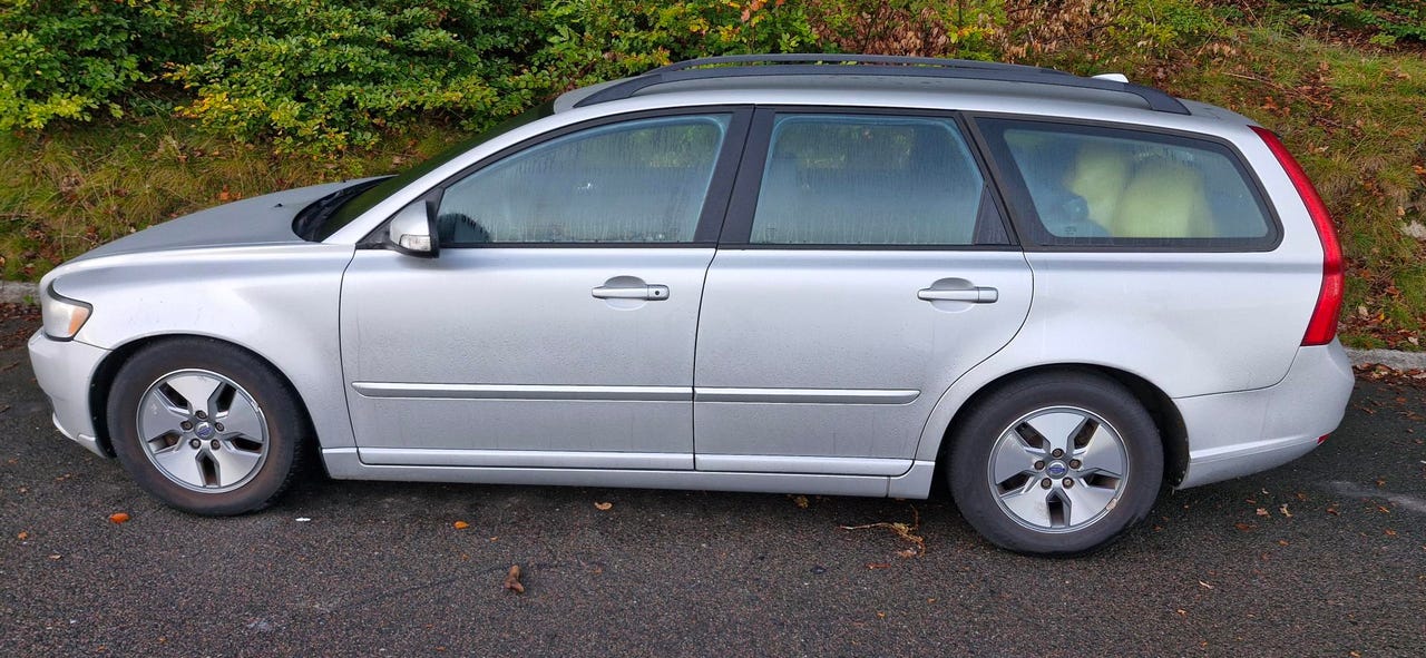 Volvo V50 2011 – bild 1 av 2