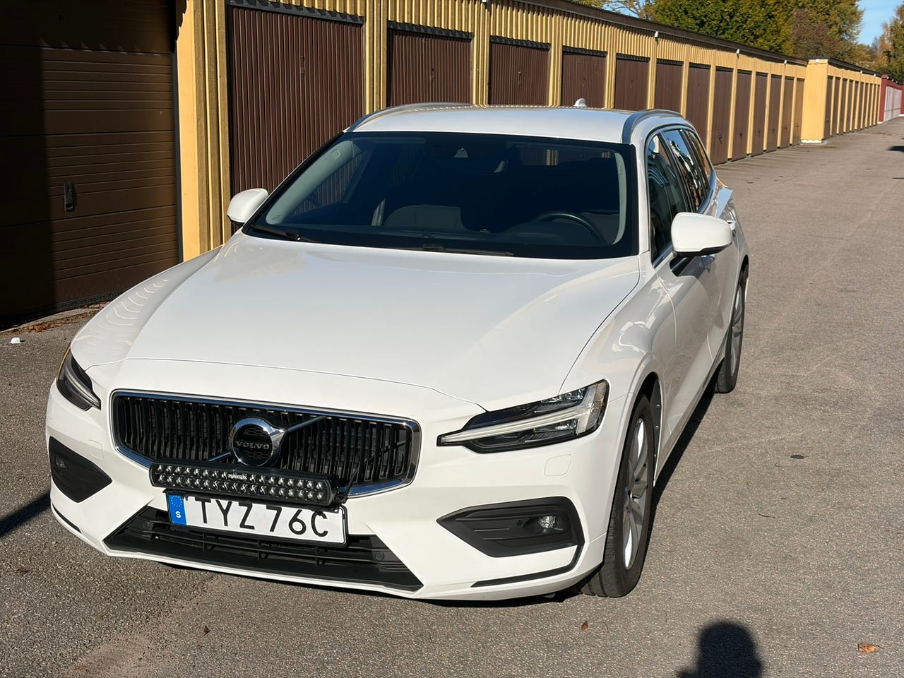 Volvo V60 2021 – bild 1 av 10