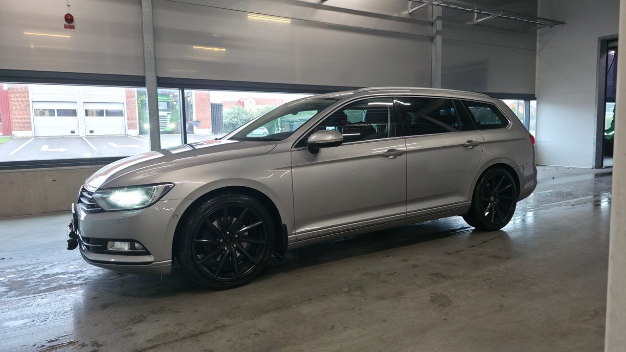 Volkswagen Passat 2015 – bild 1 av 10