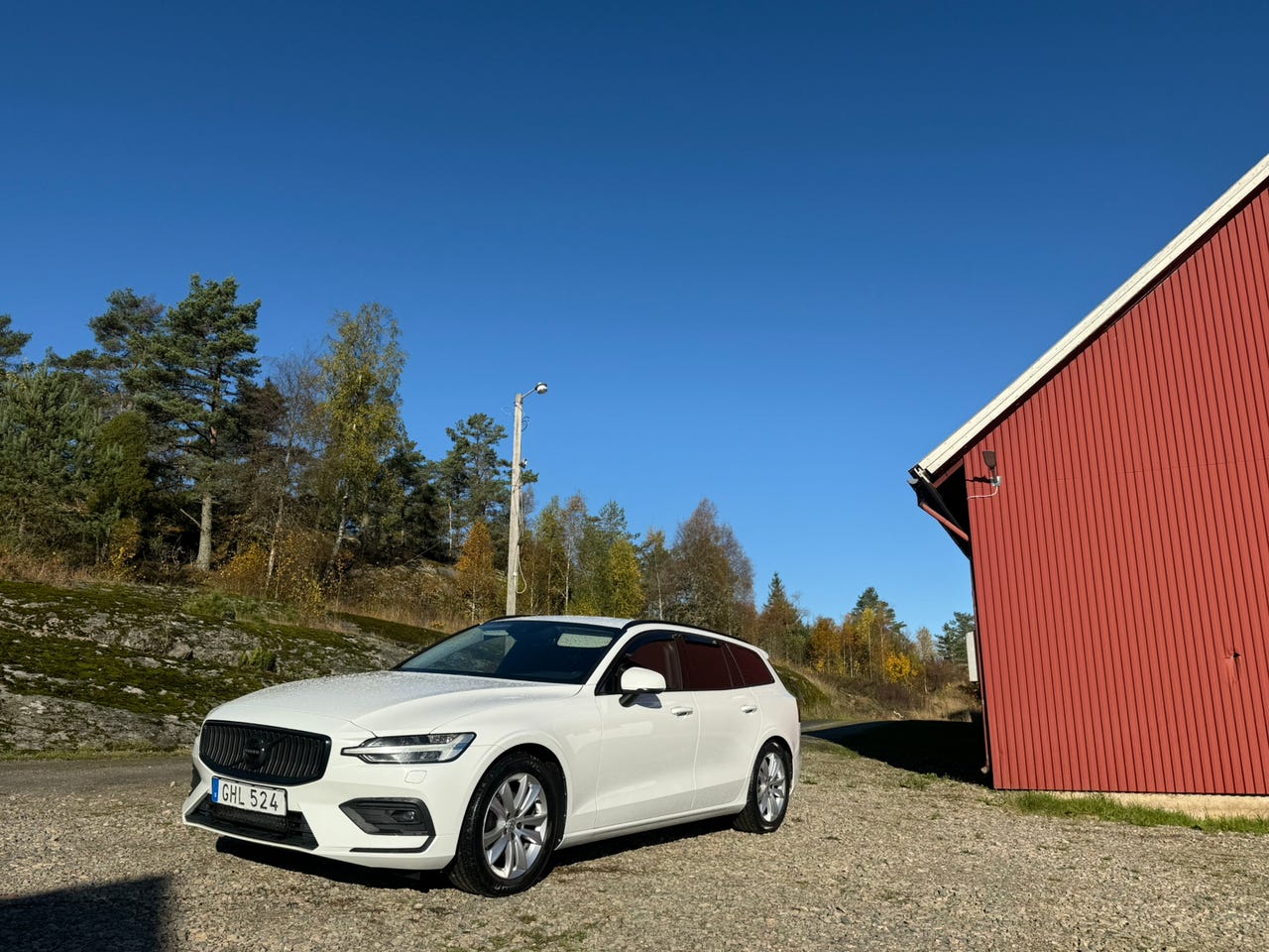 Volvo V60 2019 – bild 1 av 3